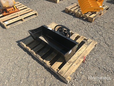 2025 GIYI GY-D3T 32 in Tilting Baggerlöffel - Fits Cat 3-5 ton Excavator (Unused)