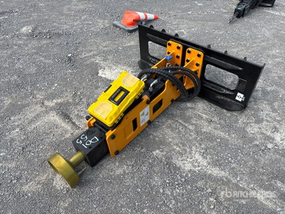 2025 GIYI GY-D680 8 in Skid Steer Post Driver (Unused)