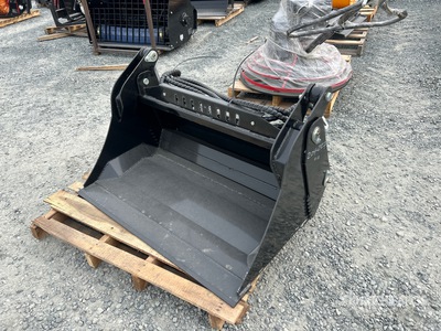 2025 GIYI GY-XKH39F 39 in Multi-Purpose Mini Skid Steer Bucket (Unused)