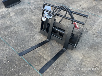 2025 GIYI GY-CYHC 760 mm Mini Skid Steer Forks (Unused)