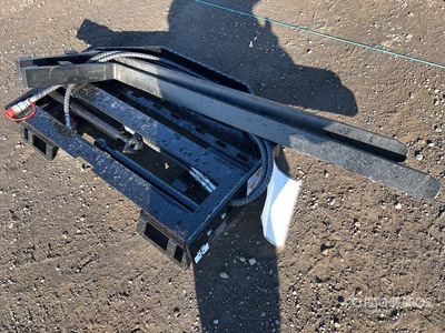 2025 GIYI SF60 1500 mm Skid Steer Forks (Unused)