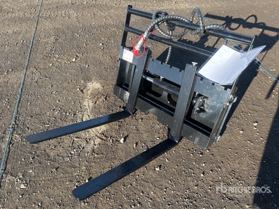 GIYI GY-CYHC 760 mm Mini Skid Steer Forks (Unused)