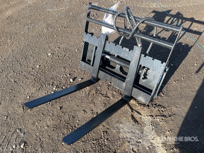 2025 GIYI GY-CYHC 760 mm Mini Skid Steer Forks (Unused)
