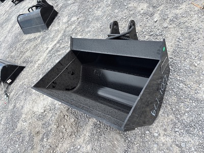 2025 GIYI GY-D5T 36 in Hydraulic Tilting Excavator Bucket (Unused)