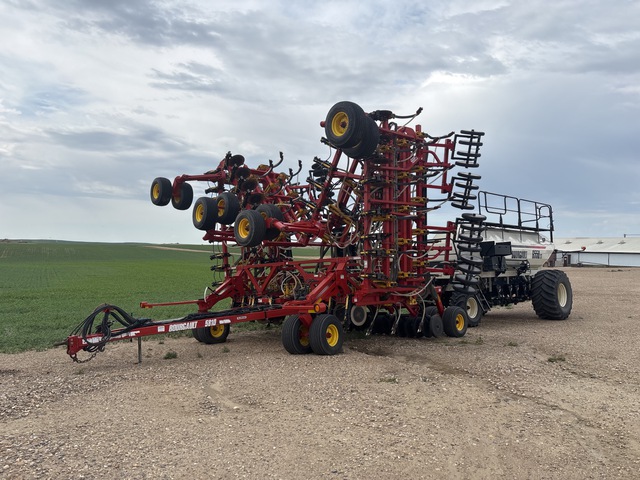 2011 Bourgault 5810 62 ft 10 in Air Drill