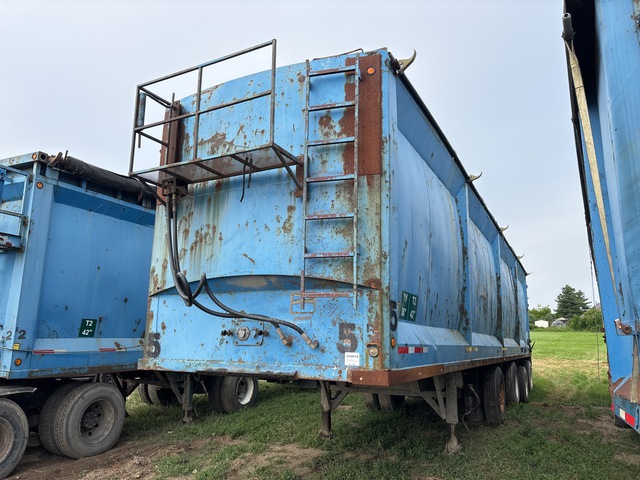 2003 Universal 48 Ft Quad/A Moving Floor Trailer