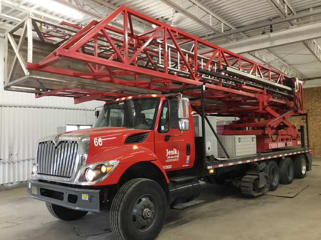 2009 International 7500SBA Tri/A Bridge Inspection Truck