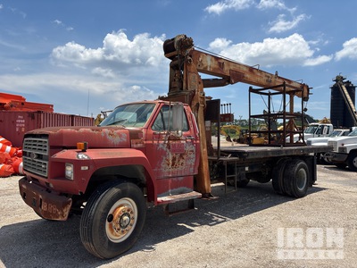 1989 JLG 800BT Straight Boom on 1989 Ford F800F 4x2 شاحنة رافعة