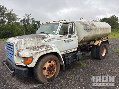 1999 Ford F-800 4x2 Water Truck (Inoperable)