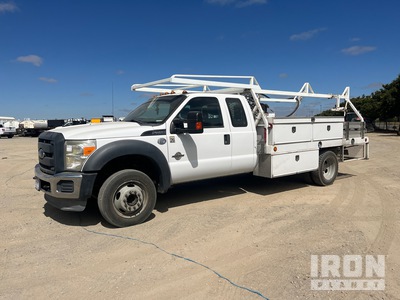 2013 Ford F-450 XL 4x2 Extended Cab شاحنة مسطحة
