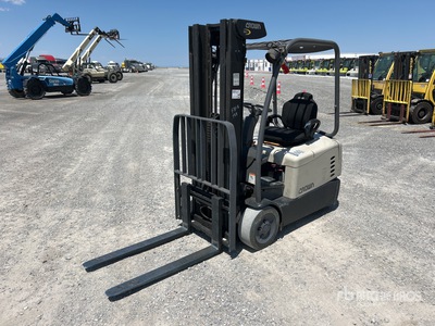 2011 Crown SC200 3250 lb Cushion Tire Montacargas Eléctrico