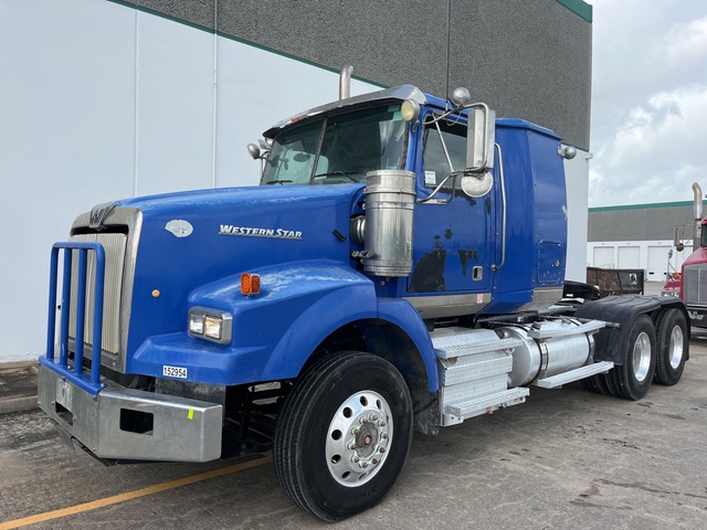 2012 Western Star 4900 SA 6x4 T/A Sleeper Truck Tractor