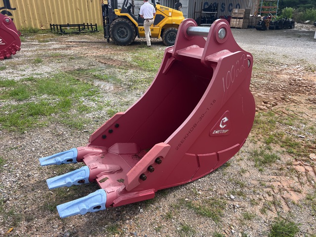 Enstruc 30 in Digging Excavator Bucket - Fits Komatsu PC240-290