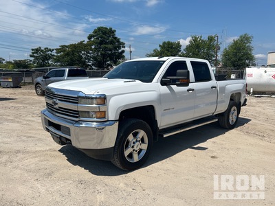 2015 Chevrolet Silverado 2500HD 4x4 Crew Cab Pickup