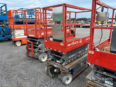 2015 Skyjack SJIII-3219 Electric Scissor Lift