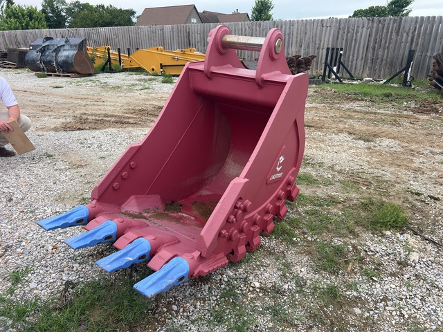 Enstruc 30 in Digging Excavator Bucket - Fits Cat 319D-325F