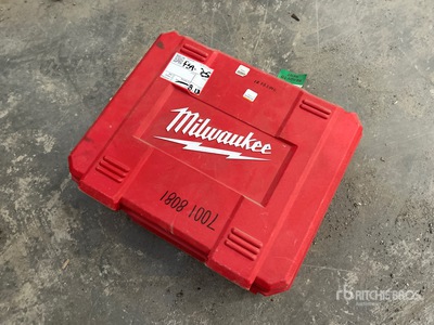2016 Milwaukee 1676-6 Drill