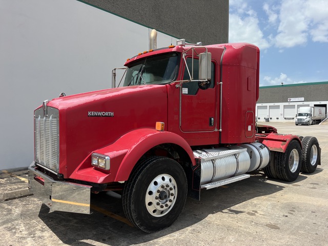 2011 Kenworth T800 6x4 T/A Sleeper Truck Tractor