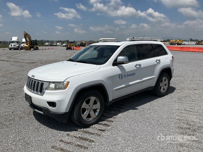 2013 Jeep Grand Cherokee Limited 4WD Camioneta /  سيارة رياضية متعددة الاستخدامات