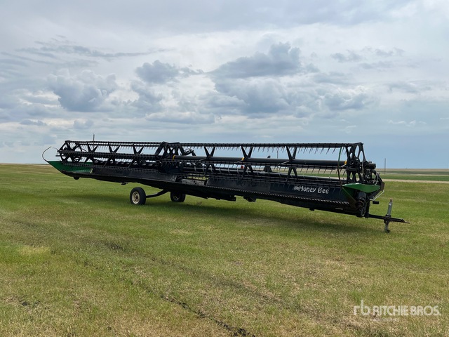 2009 Honey Bee SP42 42 ft Draper Combine Header | Ritchie Bros. Auctioneers