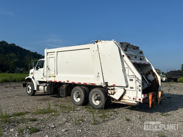 WASTE COLLECTION TRUCK 2006 STERLING