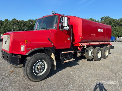 1999 Volvo WG 5200 gal 8x4 Camion cisterna de agua