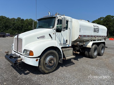2005 Kenworth T300 6x4 T/A Water Truck