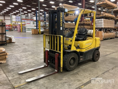 2019 Hyster H60XT 5600 lb Pneumatic Tire Forklift