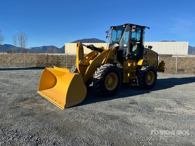 2023 Cat 910 Pala gommata