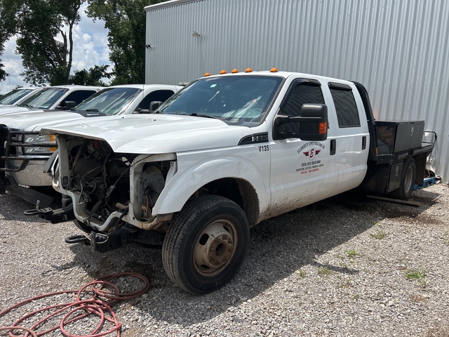 2016 Ford F-350 XL 4x2 Crew Cab Flatbed Truck (Inoperable)