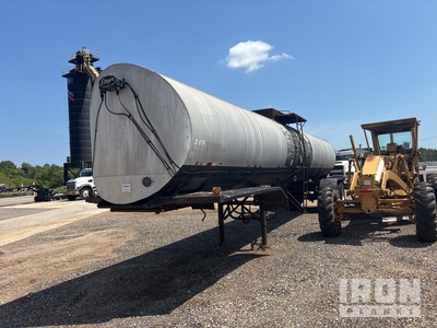 1977 Etnyre 7000 gal T/A Tanker Trailer