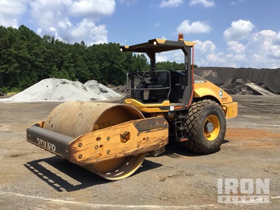 2018 Volvo SD115B Smooth Drum Compactor