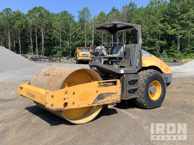2014 Volvo SD115 Smooth Drum Compactor