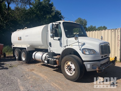 2014 Freightliner M2 106 4000 gal 6x4 散水車 (Inoperable)