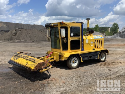 2015 Superior SM80-K Self-Propelled Broom