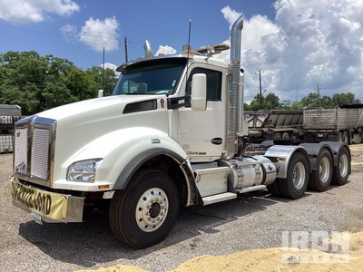 2016 Kenworth T880 8x4 Tri/A Day Cab Truck Tractor (Inoperable)
