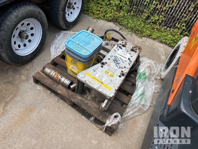 FRD FX45ACP-QA 18 in Hydraulic Breaker - Fits bobcat (Inoperable)