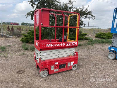 2023 MEC MICRO 19 Electric Scissor Lift