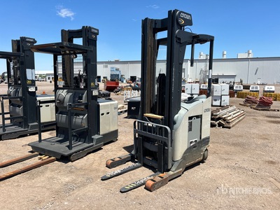 2017 Crown RR5725-35 3500 lb Reach Truck (Inoperable)