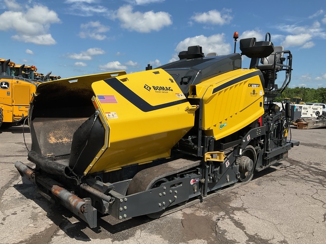 2024 Bomag CR-820T Track Asphalt Paver