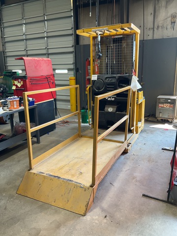 2004 Yale OS030ECN24TE089 3000 lb Order Picker