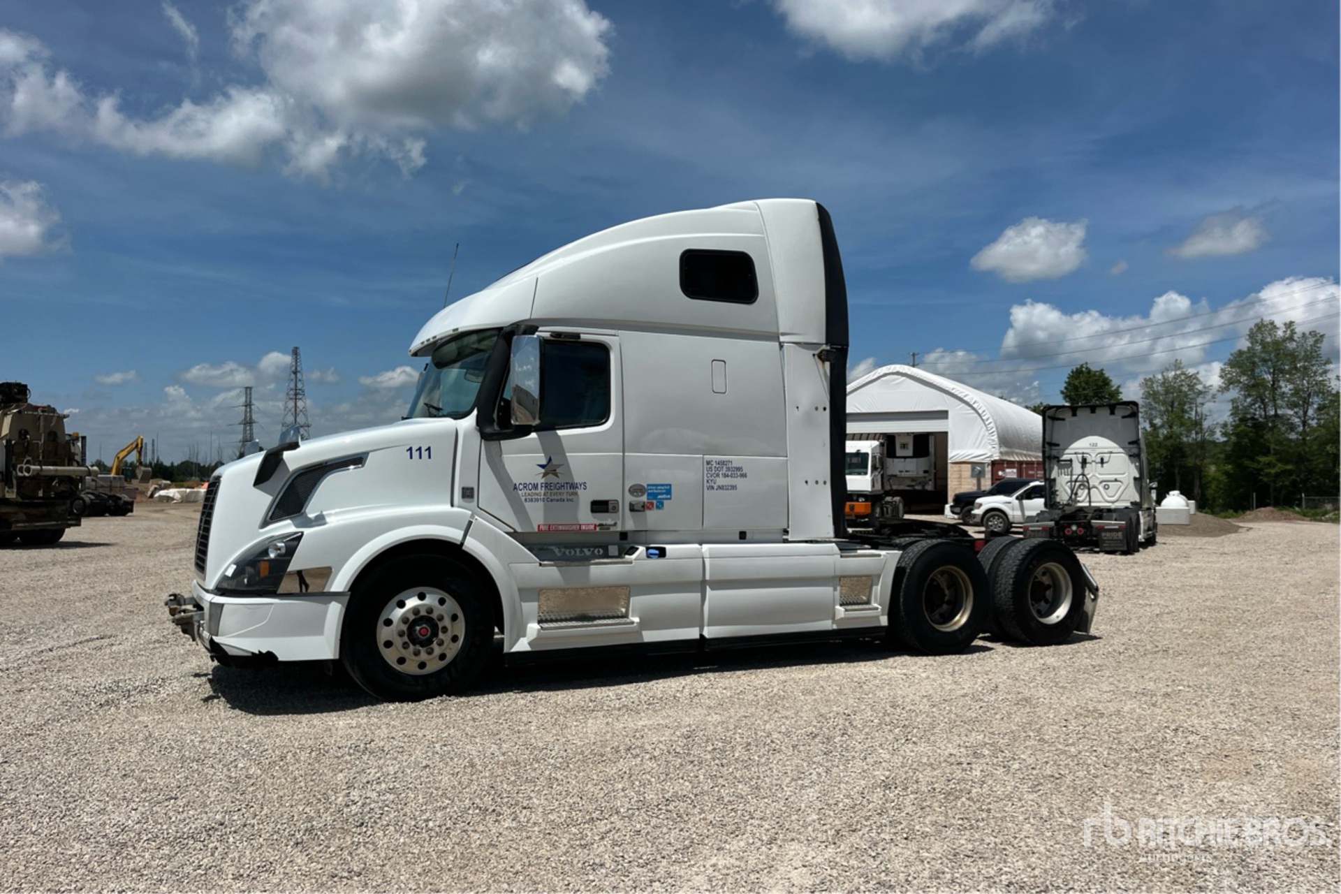 2018 Volvo VNL 6x4 Cabeza Tractora Cabina Dormitorio