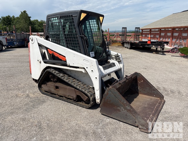 MINI CARGADOR SOBRE ORUGAS 2011 BOBCAT T110