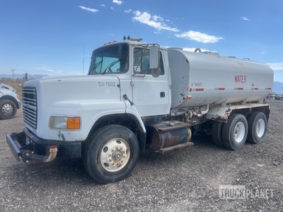 1997 Ford LTS8000 4000 gal 6x4 Camion cisterna de agua