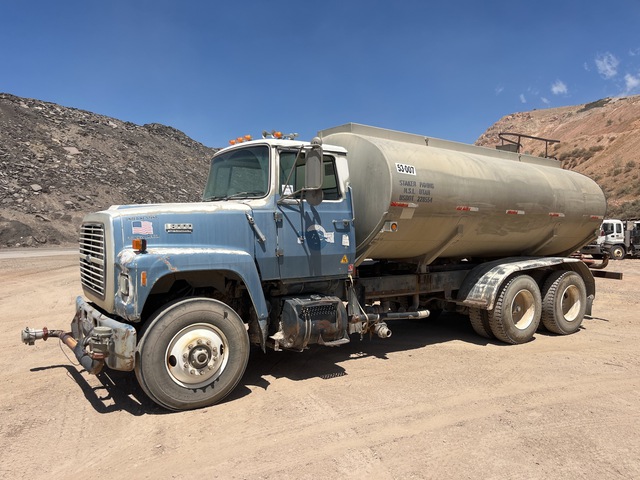 1989 Ford LT8000 6x4 Water Truck