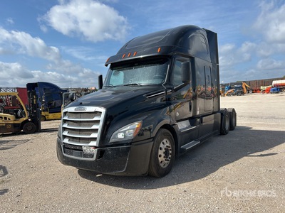 2019 Freightliner Cascadia 126 6x4 T/A Sleeper Truck Tractor