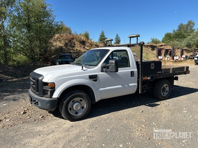 2008 Ford F-250 XL 4x2 Flatbed Truck