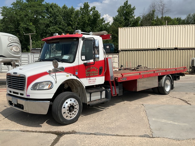 2014 Freightliner M2 106 4x2 Rollback Truck 2014 Freightliner M2 106 4x2 Rollback Truck