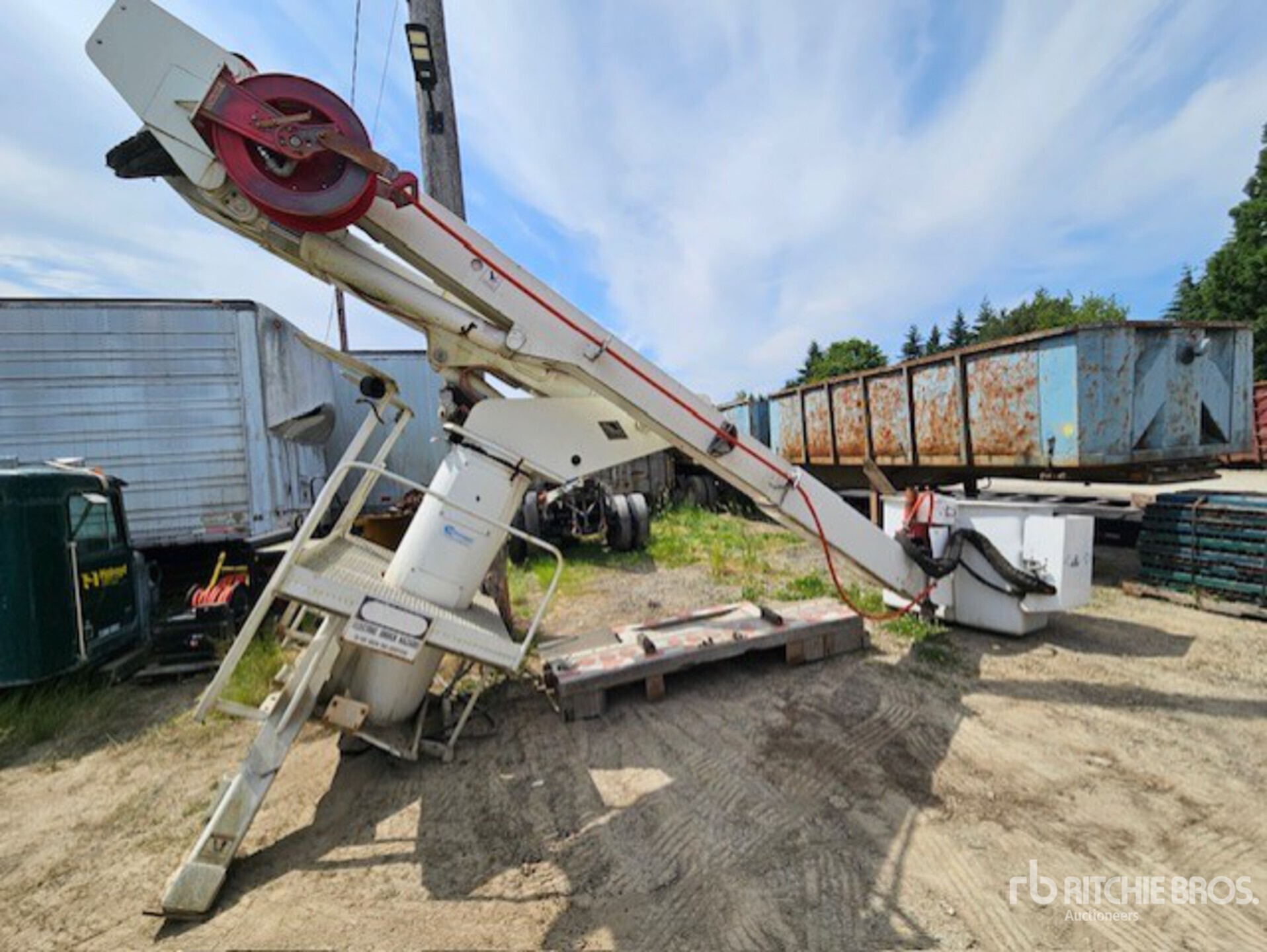 Versalift Truck Mounted Boom