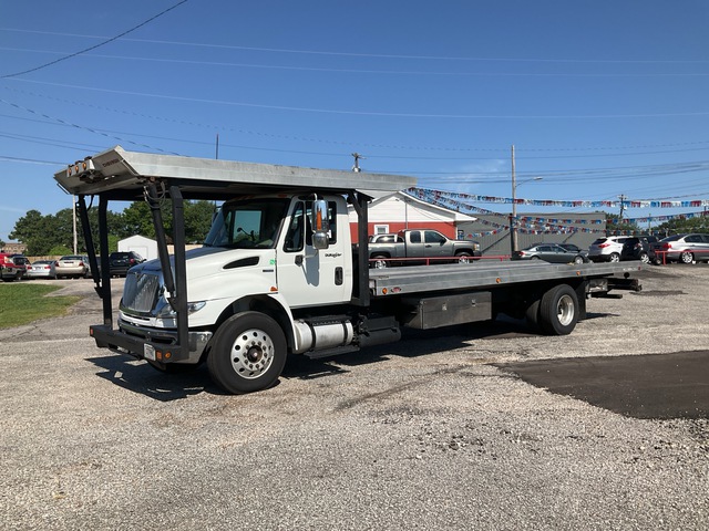 2011 International 400 DuraStar 4x2 Rollback Truck